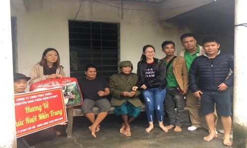 Tập thể Công ty DTSoft quyên góp “Vì miền Trung thân yêu”